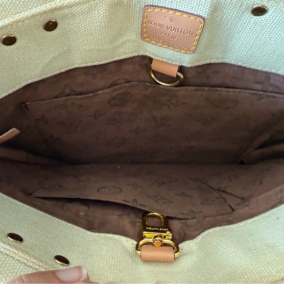 Louis Vuitton tote - Picture 4 of 4